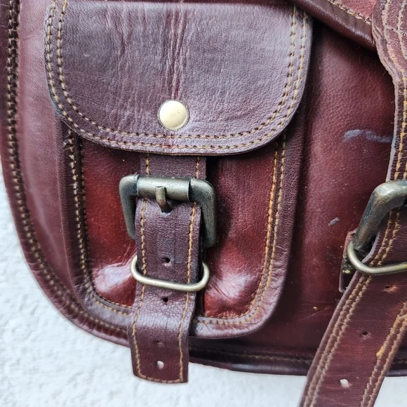 Vintage Messenger Bag Leather Brown Medium Lined Satchel Pockets Shoulder Strap - Picture 2 of 13